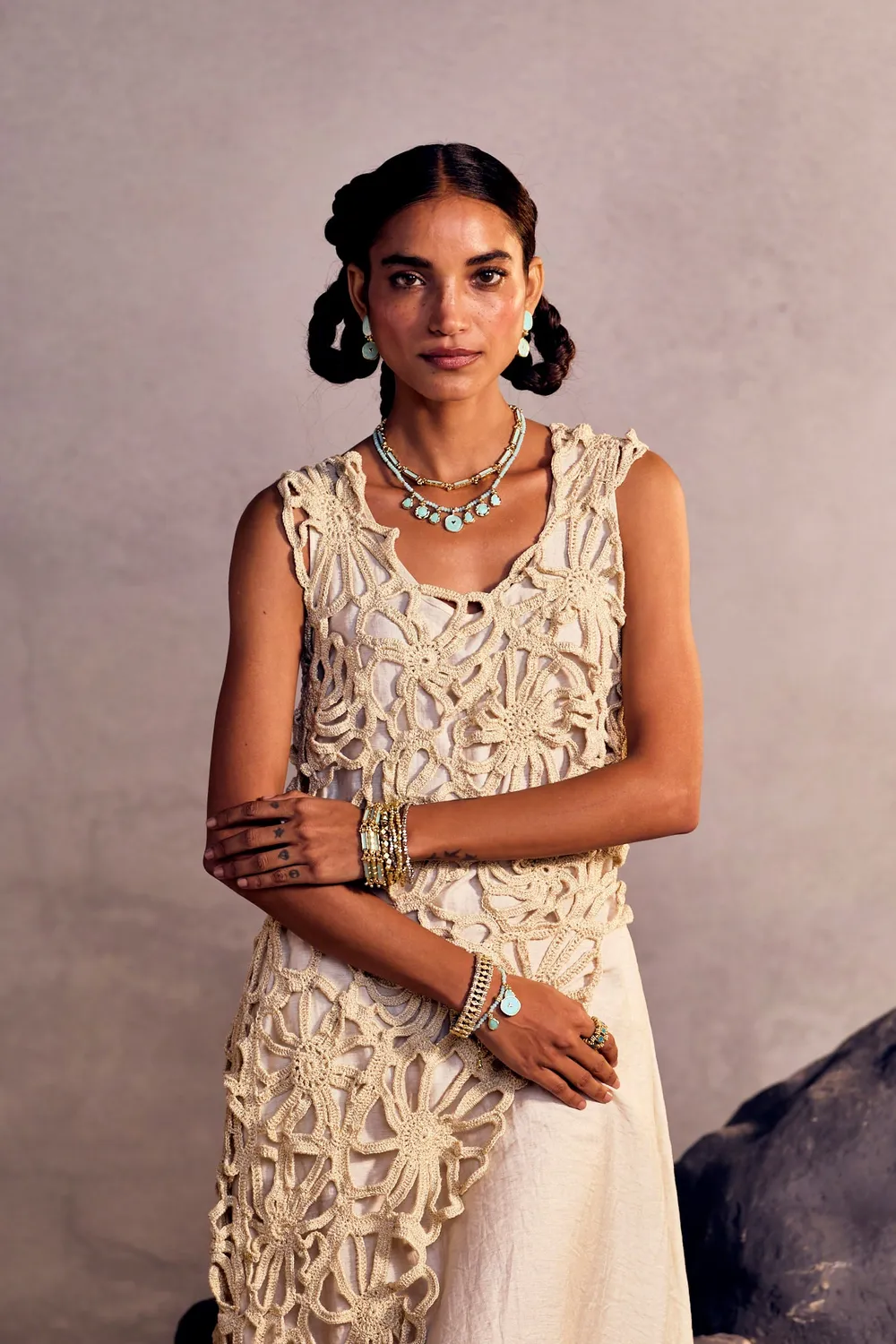 House of Tuhina Ridhima bracciale smaltato Moon Gold