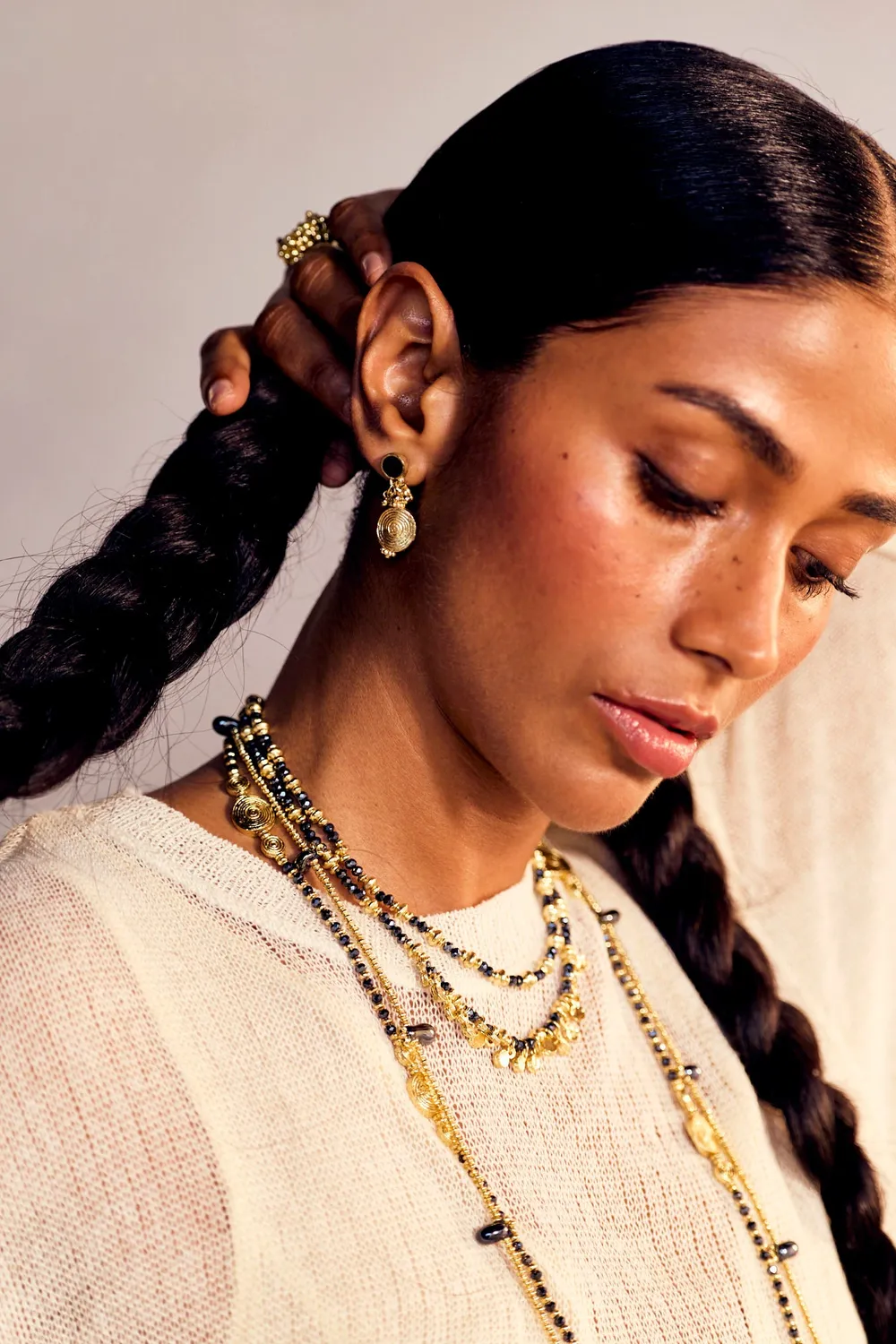 House of Tuhina Anika collana Moon Gold intrecciata a mano
