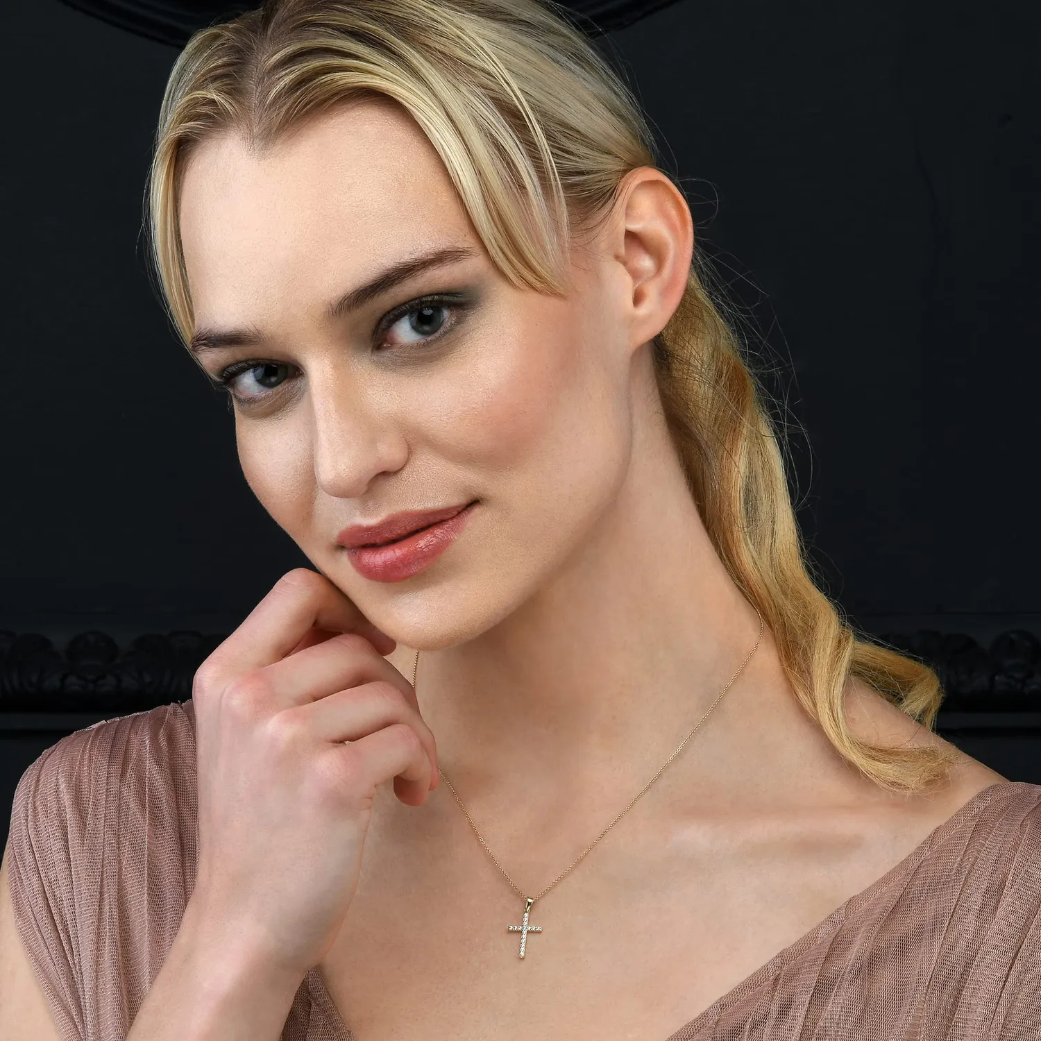 Diamond Treats Collana Croce Oro Giallo 9K Zirconia Pendente 2,3cm