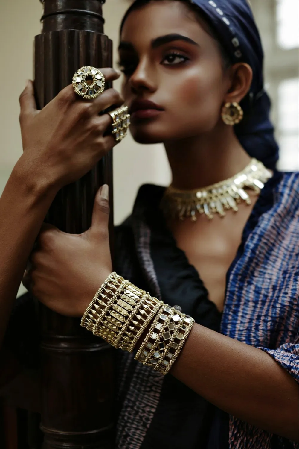 House of Tuhina Mirror Falak Mumtaz bracciale oro