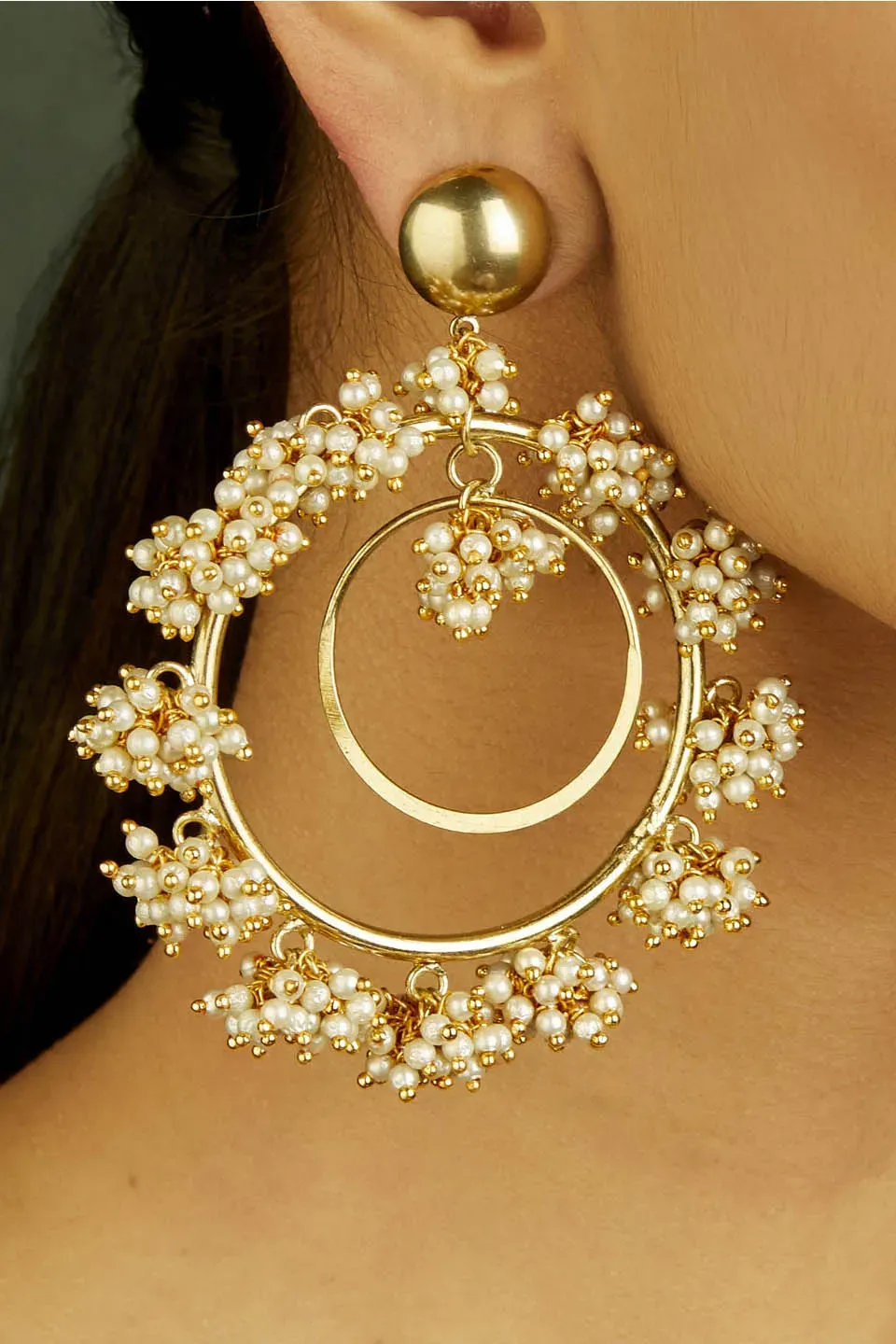 House of Tuhina Purnima Pearl orecchini perla oro