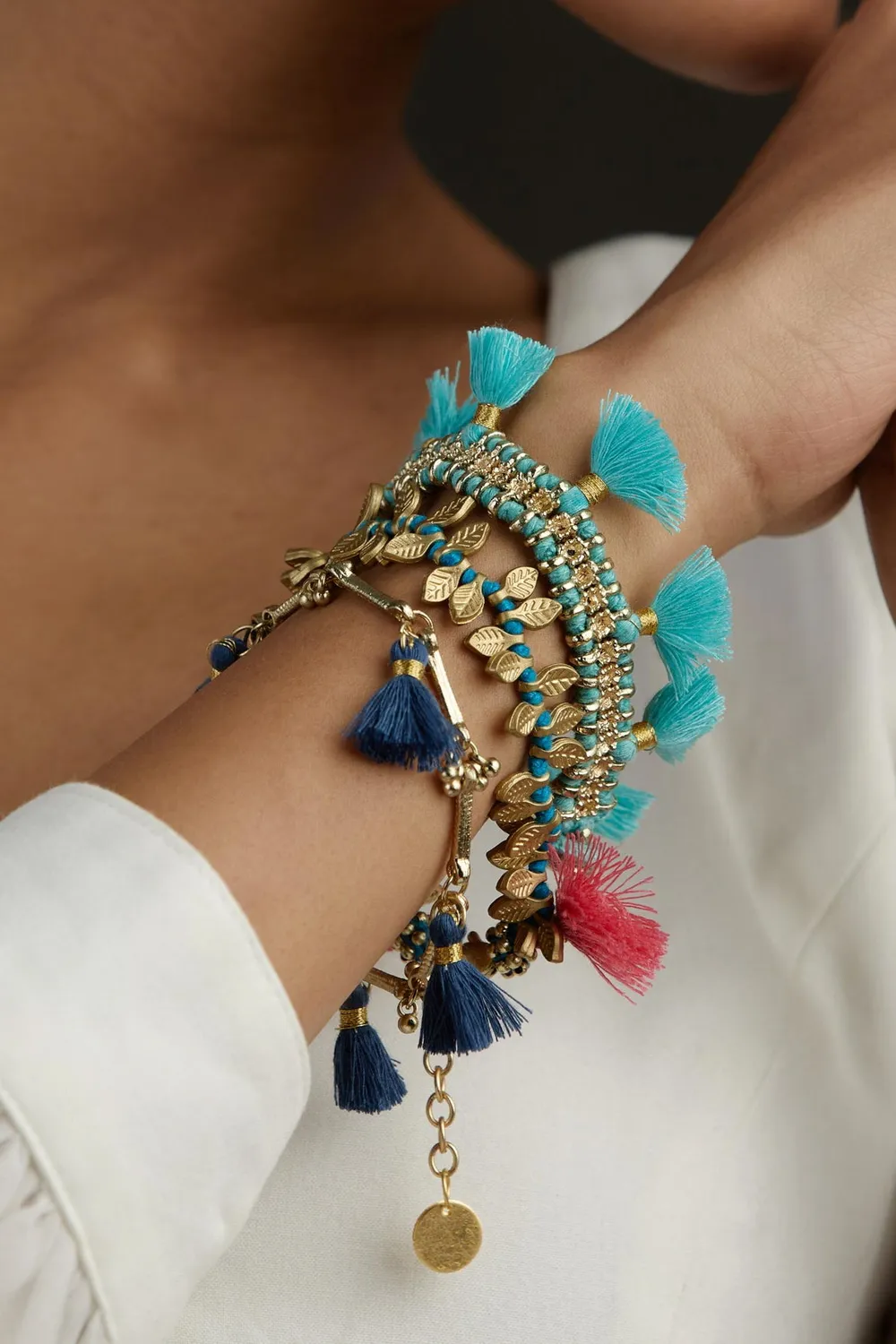 House of Tuhina Blue Falak set bracciali blu nappa