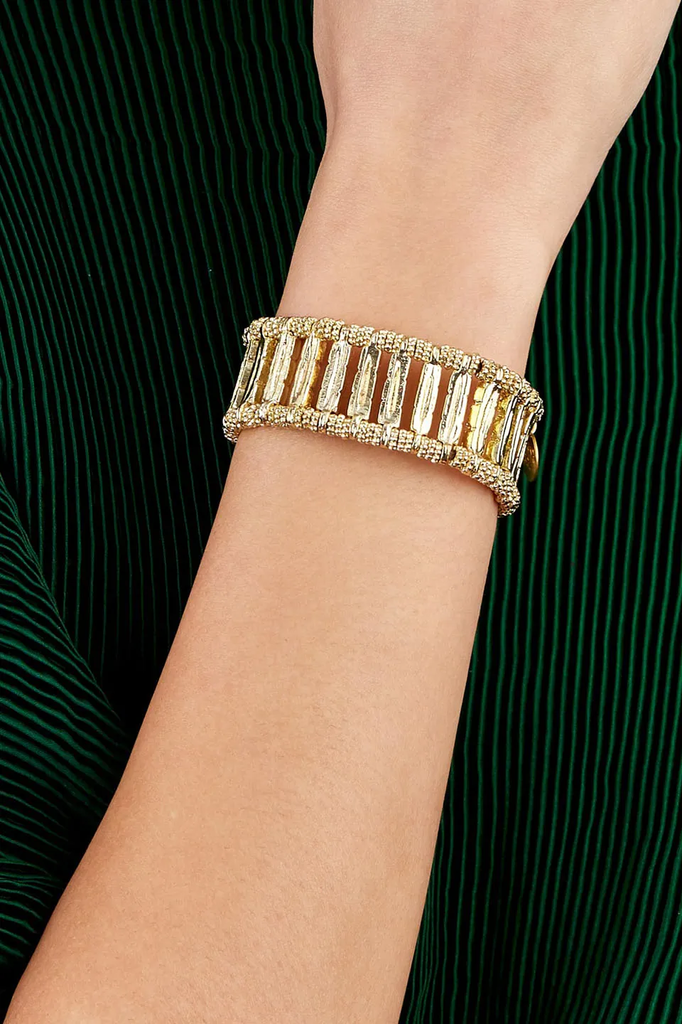 House of Tuhina Qabeela bracciale oro fatto a mano