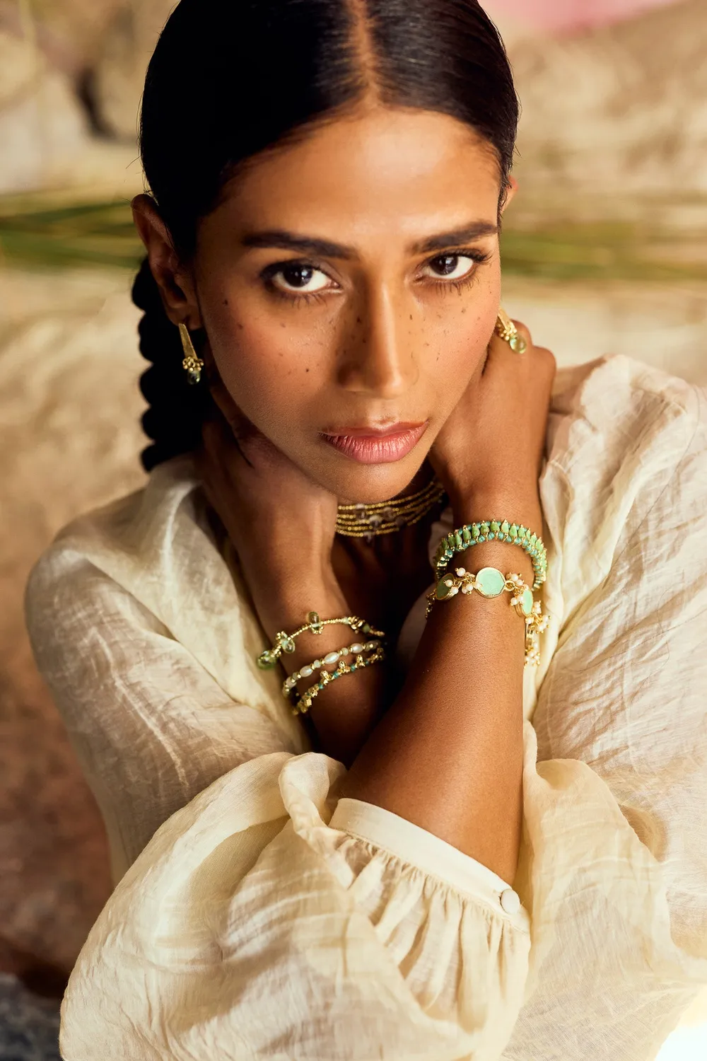 House of Tuhina Ayra bracciale nero smalto oro