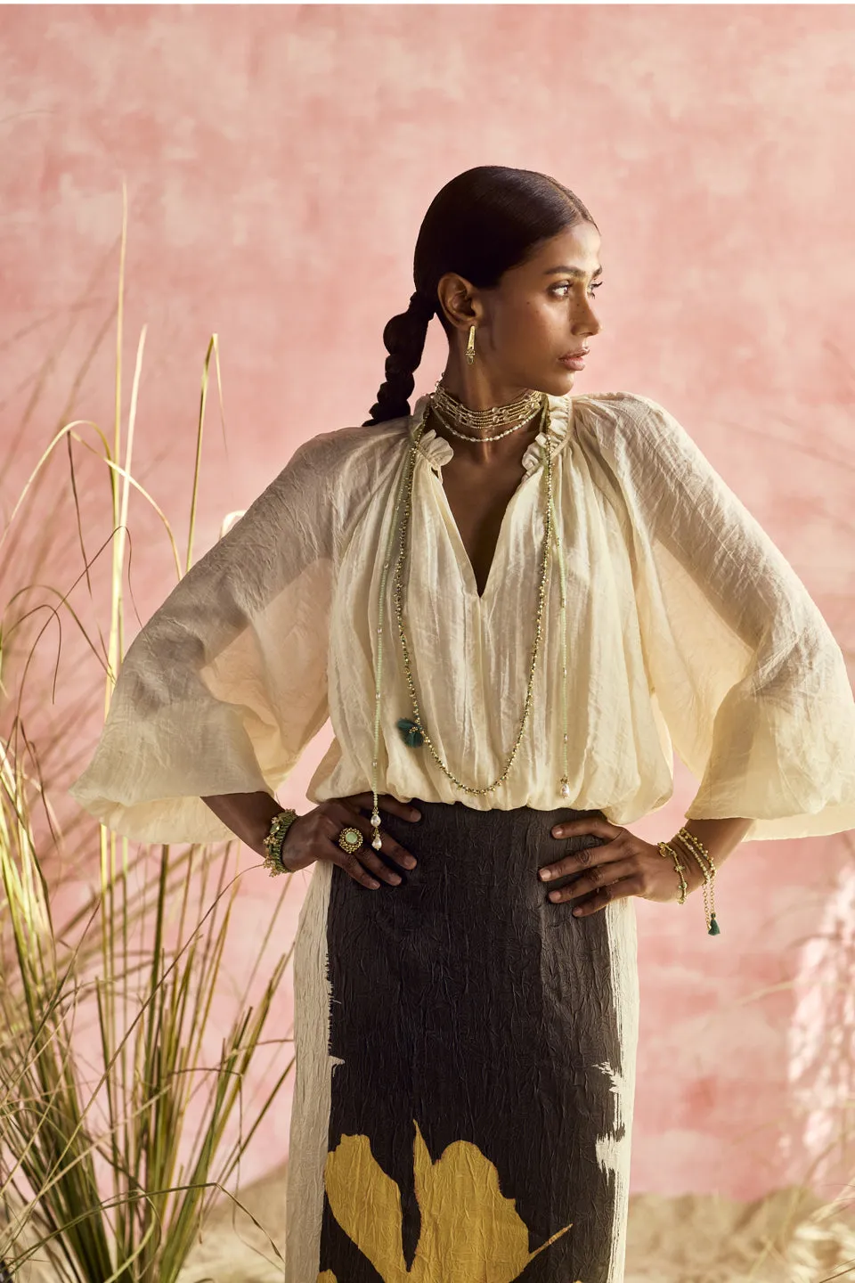 House of Tuhina Hania collana sun gold Cat Pink Lagoon