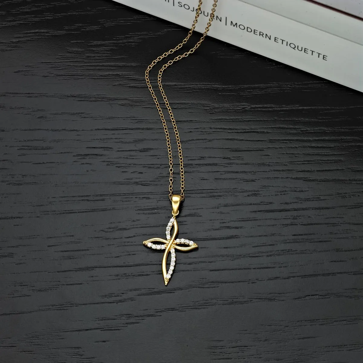 Diamond Treats Croce Collana Oro Giallo 9kt 2,8cm