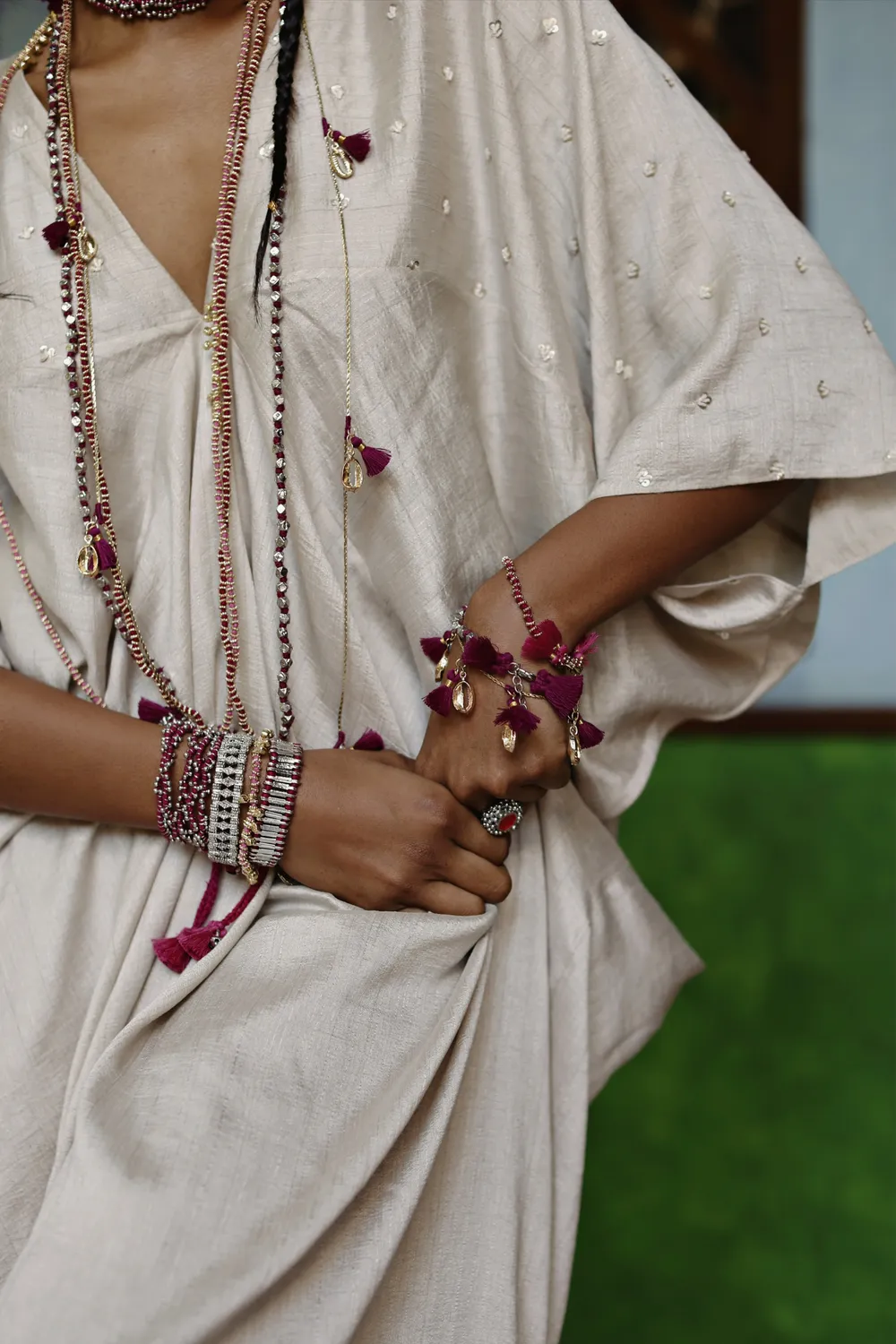 House of Tuhina Tassel Shell collana Bohemique