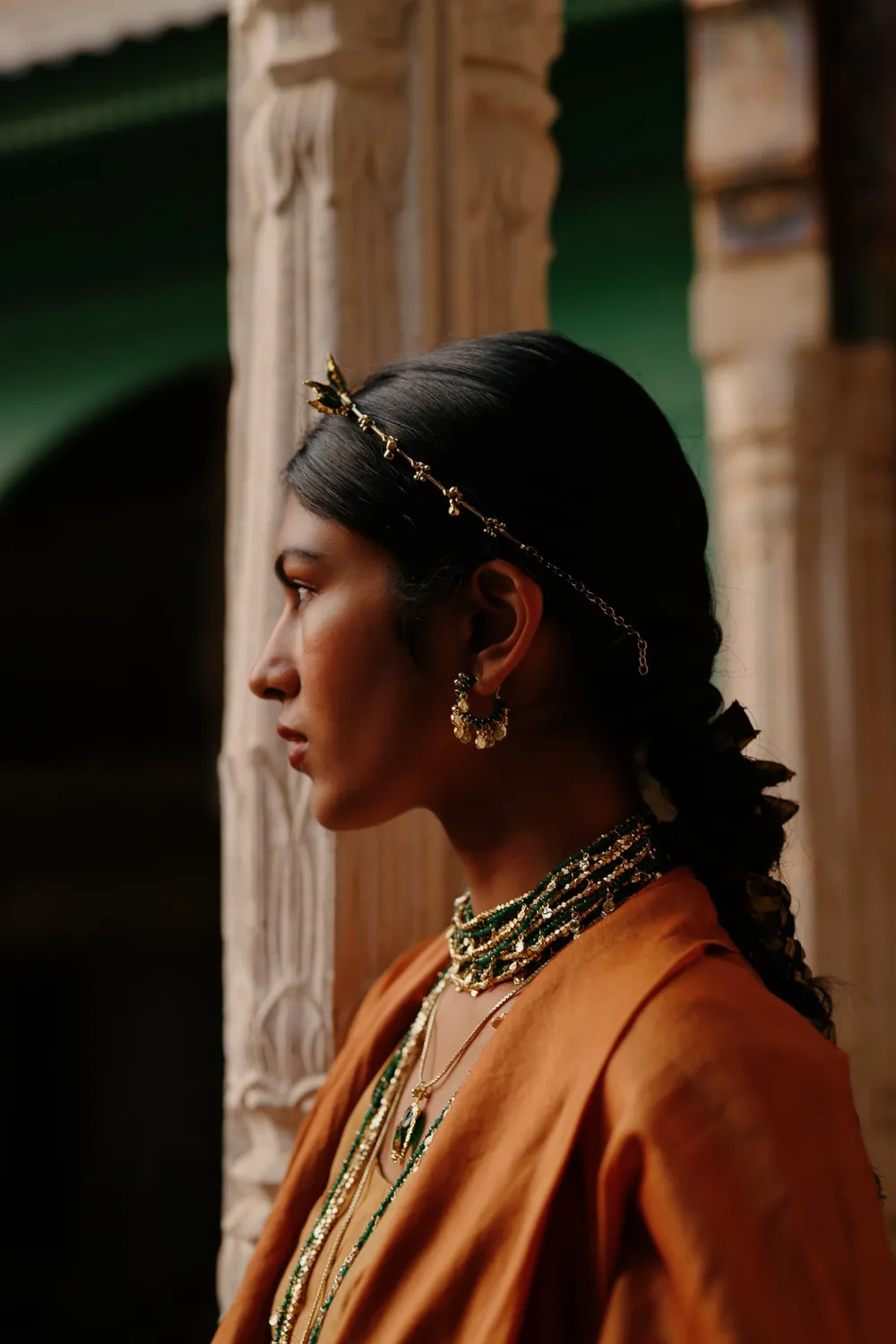 House of Tuhina Baisa Gamya orecchini foglia verde