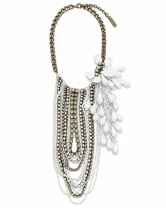 Rada Collana Cascata Bianca e Petali con Fiore