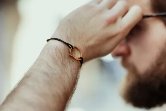 Saika Hibiki Gold bracciale nero in oro 18K