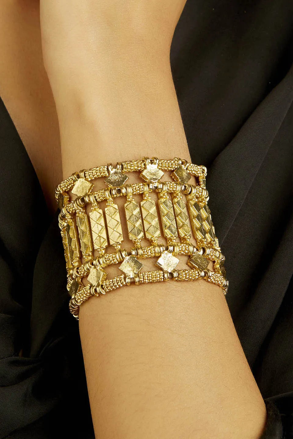 House of Tuhina Mumtaz bracciale Chocolate fatto a mano
