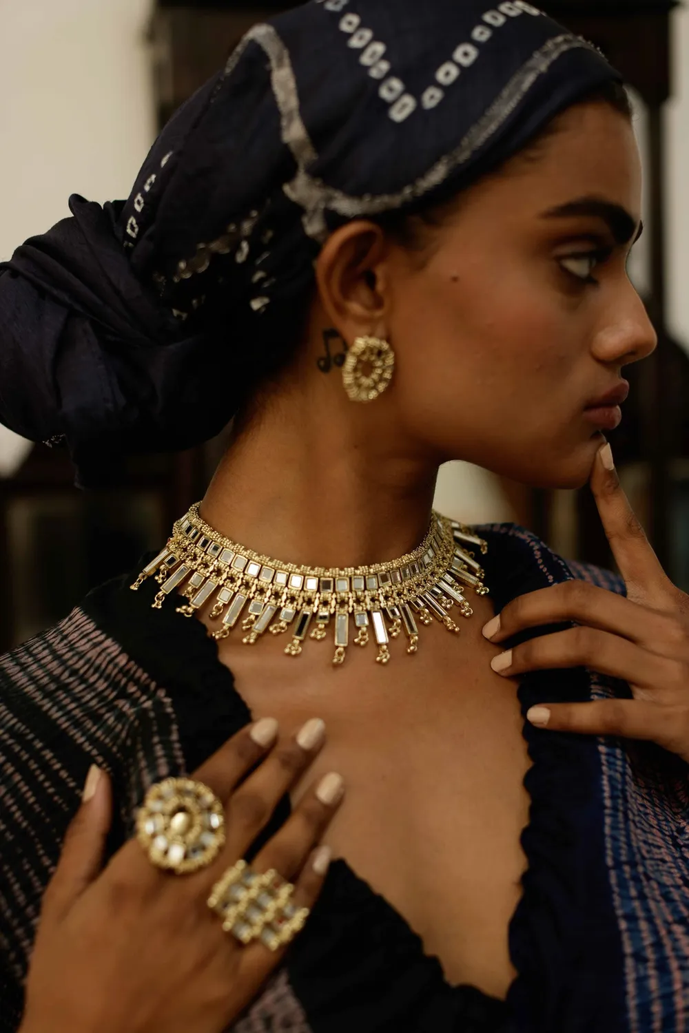 House of Tuhina Mirror Falak Qabeela collana oro