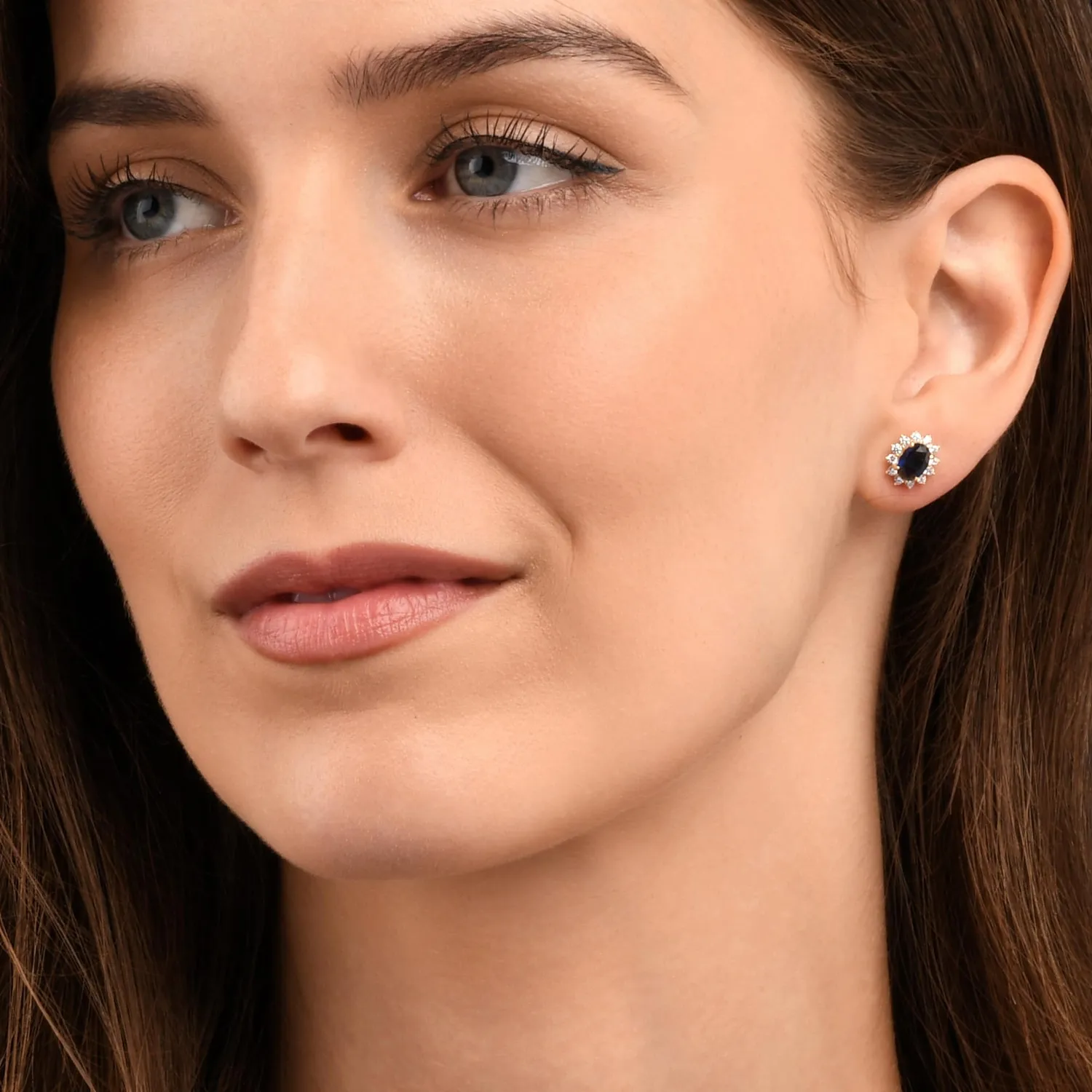 Diamond Treats Ovale Halo Fiore orecchini oro-blu pietra blu