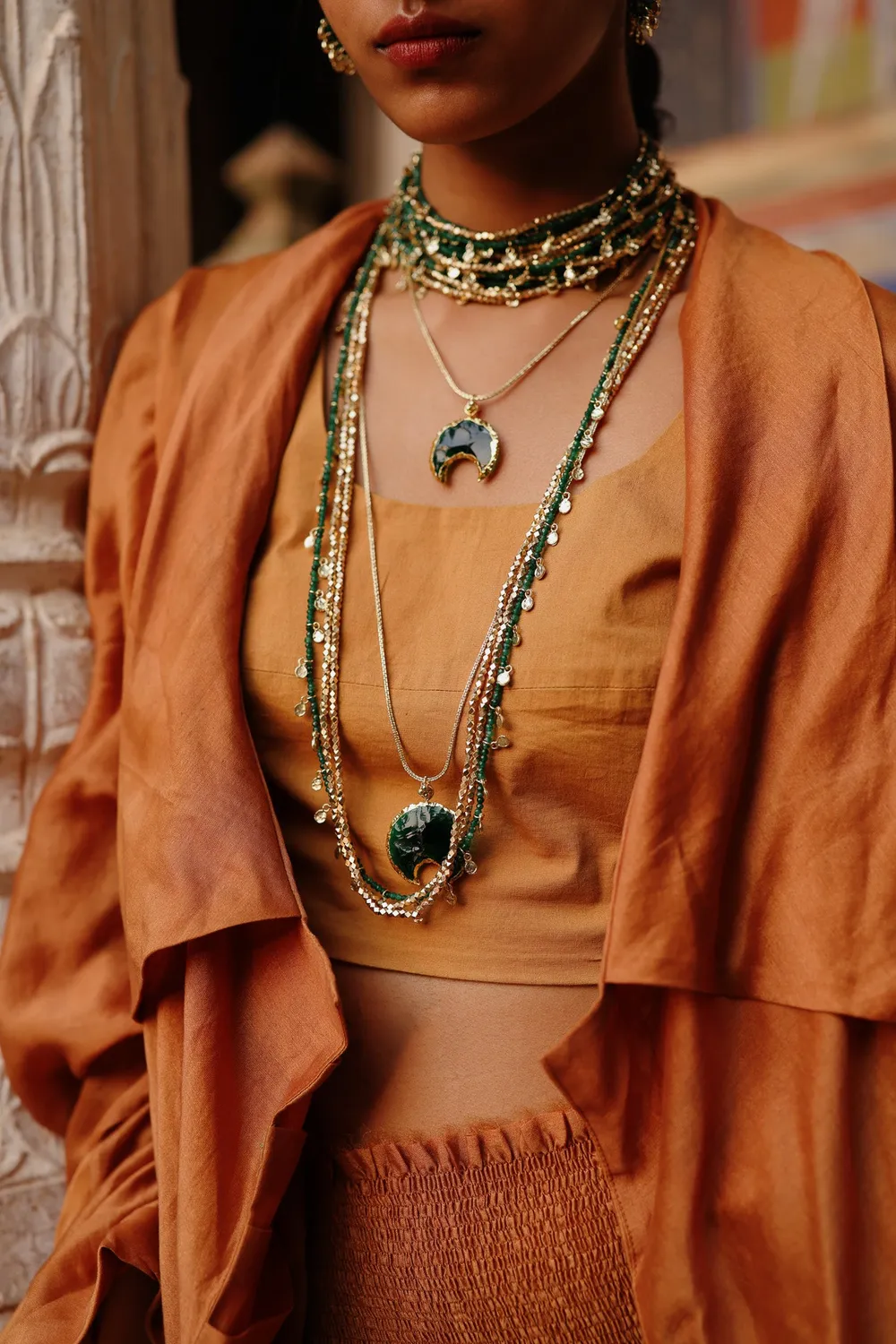 House of Tuhina Baisa Gold Indrani collana verde foglia oro