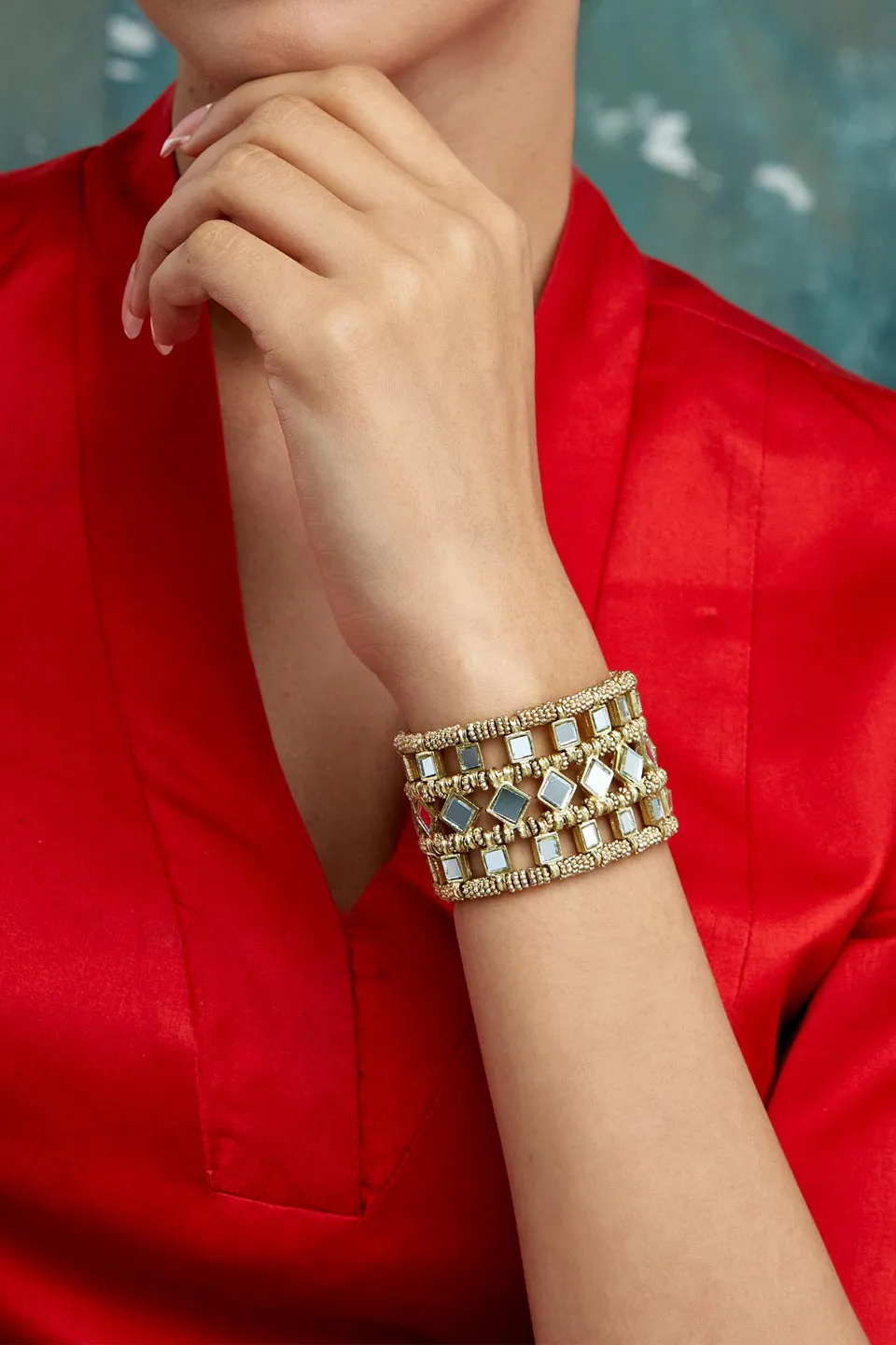 House of Tuhina Mirror Falak Mumtaz bracciale oro