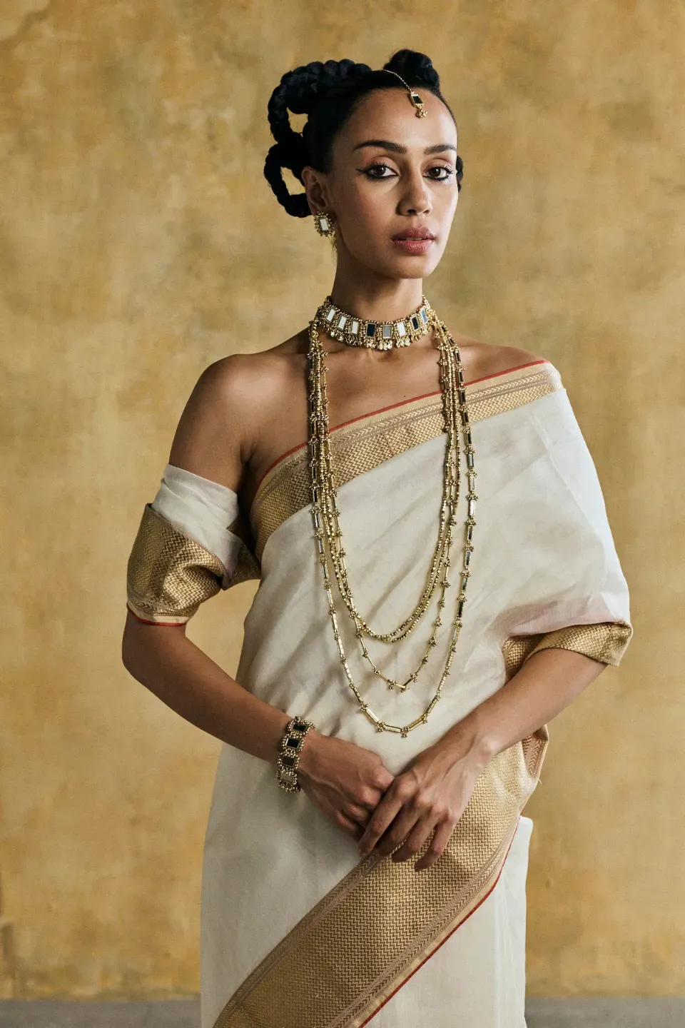 House of Tuhina Look 7 set 6 gioielli festa