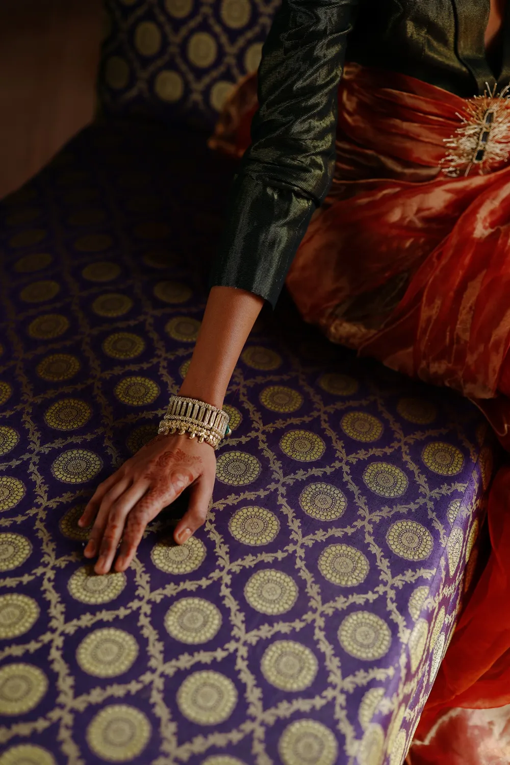 House of Tuhina Qabeela bracciale oro fatto a mano