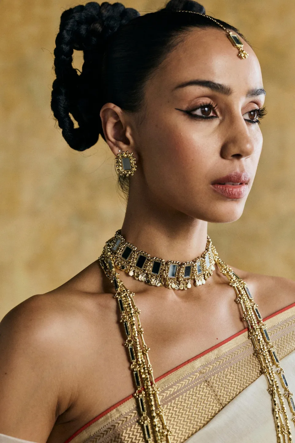House of Tuhina Look 7 set 6 gioielli festa
