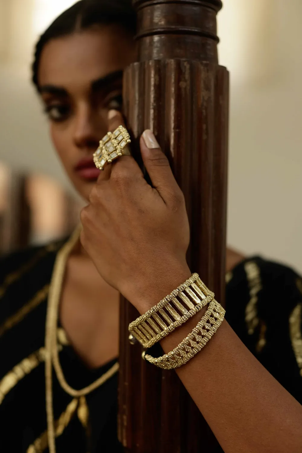 House of Tuhina Meera Gold bracciale oro fatto a mano