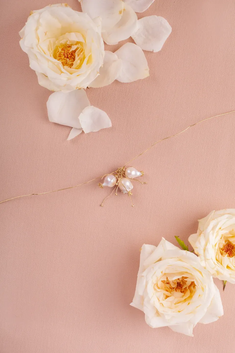 House of Tuhina Baisa Gold Aarna 3 Perle molletta capelli