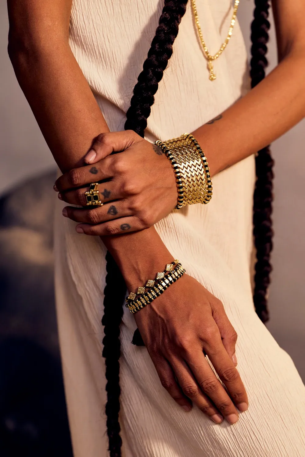House of Tuhina Amisha anello smalto nero