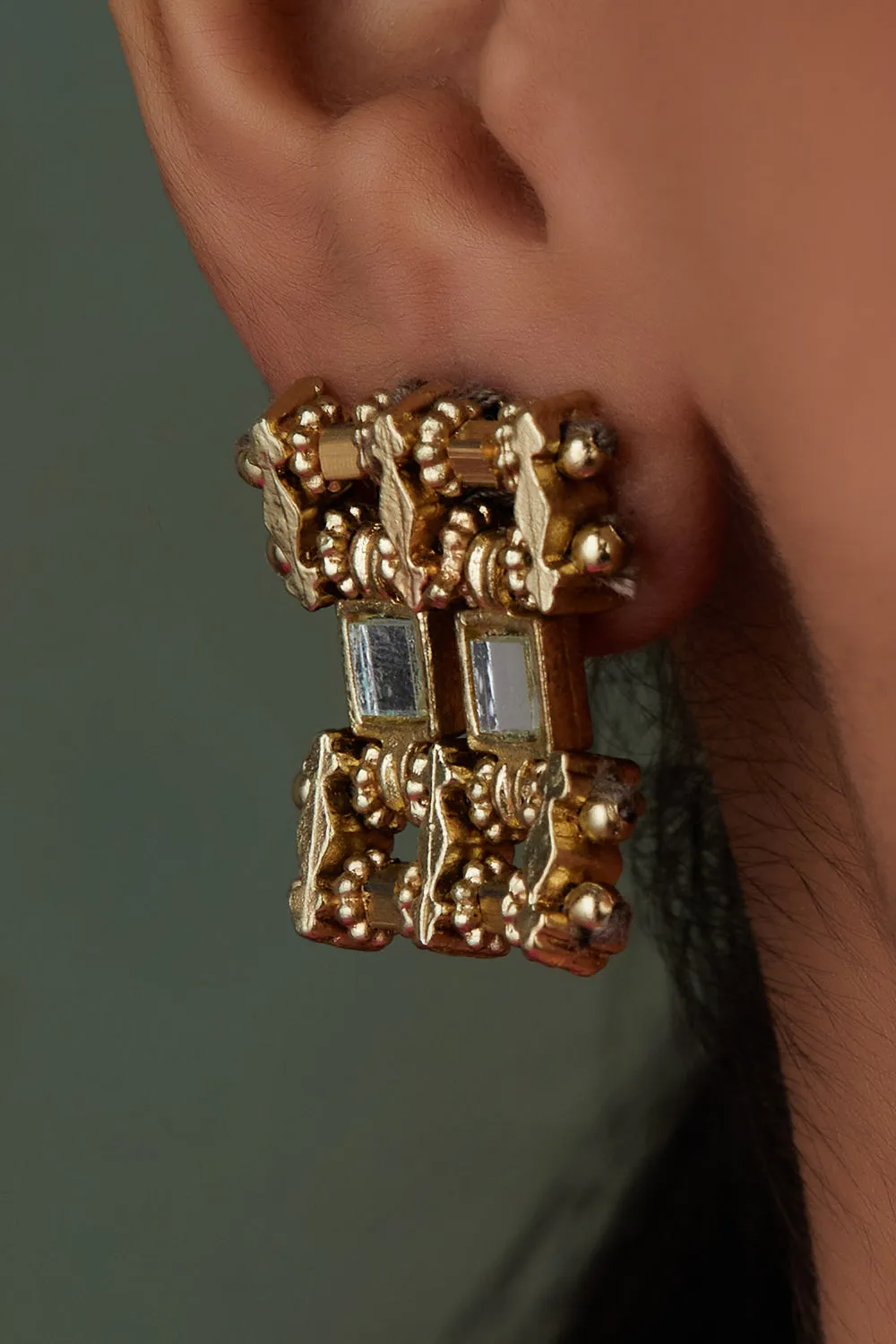 House of Tuhina Mirror Teer orecchini oro fatti a mano