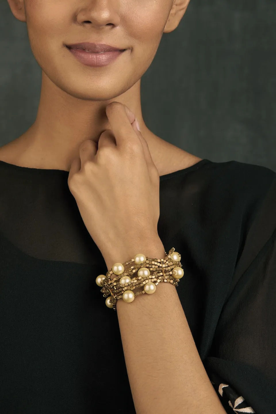House of Tuhina Pearl Gold bracciale perle bestseller