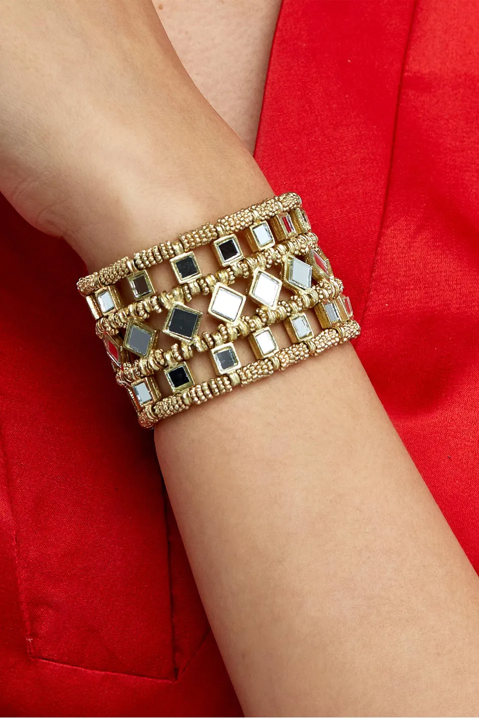 House of Tuhina Mirror Falak Mumtaz bracciale oro
