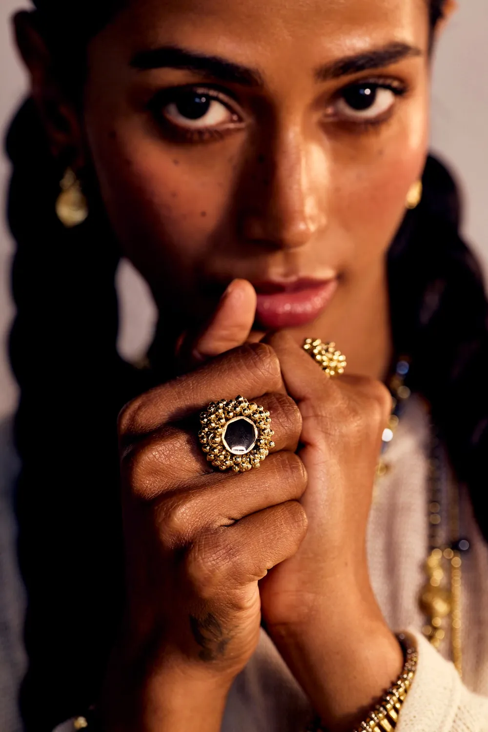 House of Tuhina Circle anello resina Ivory