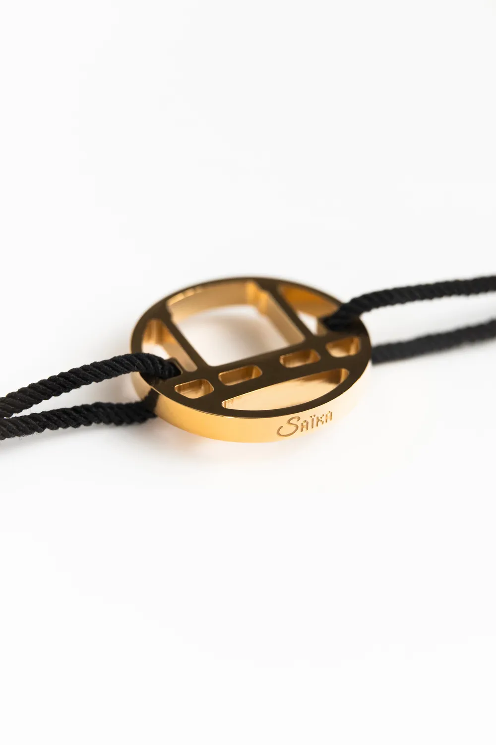 Saika Torii Gold bracciale nero acciaio PVD oro