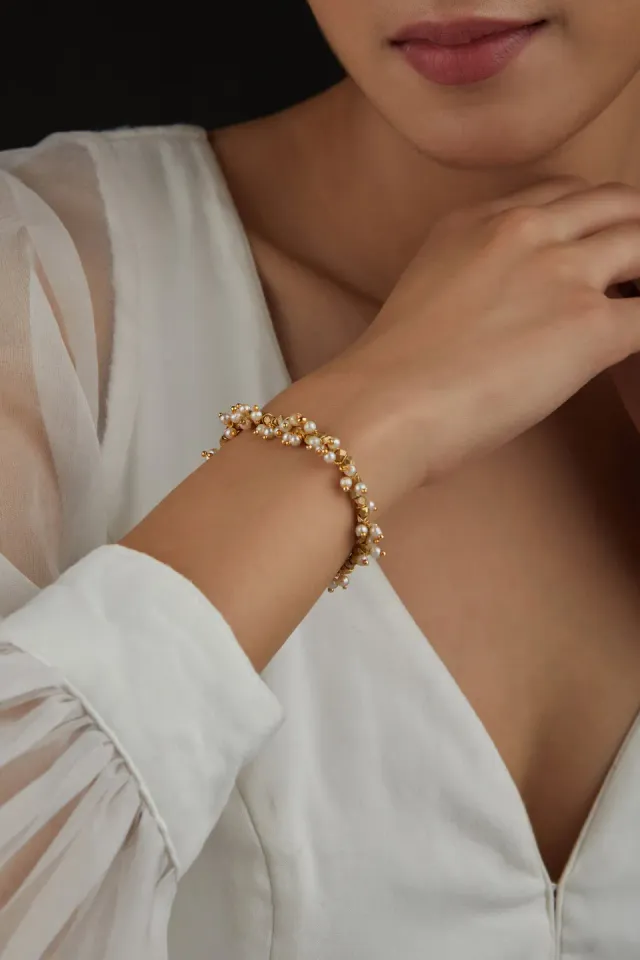 House of Tuhina Gold Pearl Beaded bracciale perle oro