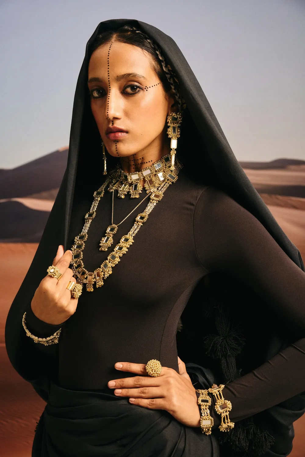 House of Tuhina Sharvani Trajva orecchini fatti a mano