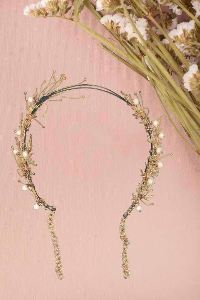 House of Tuhina Jigyasa Crown fermaglio capelli perla oro