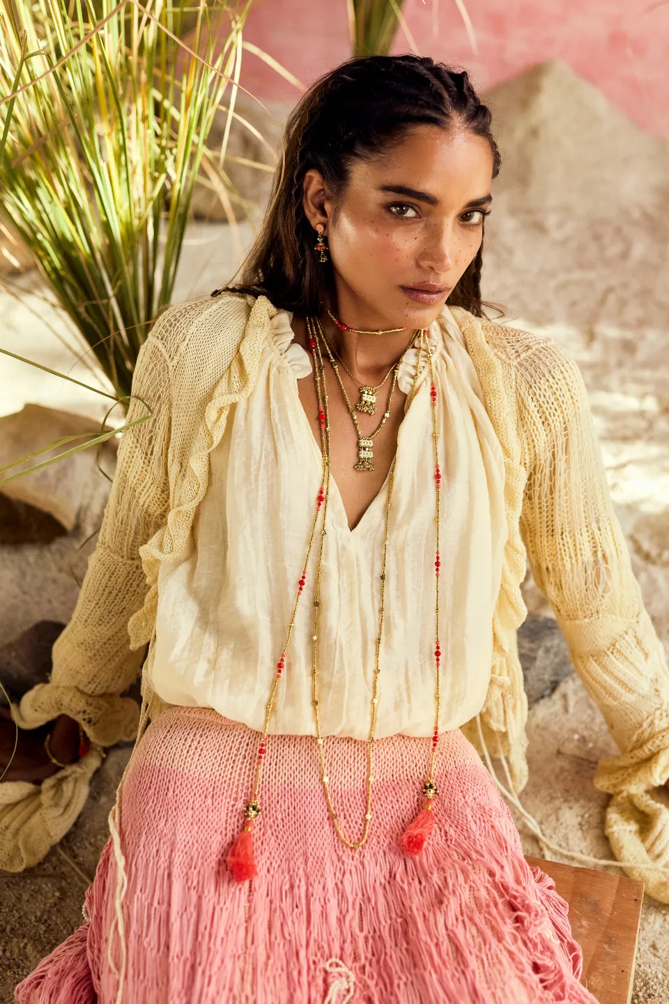 House of Tuhina Mahira Neckstring collana oro sole fatto a mano