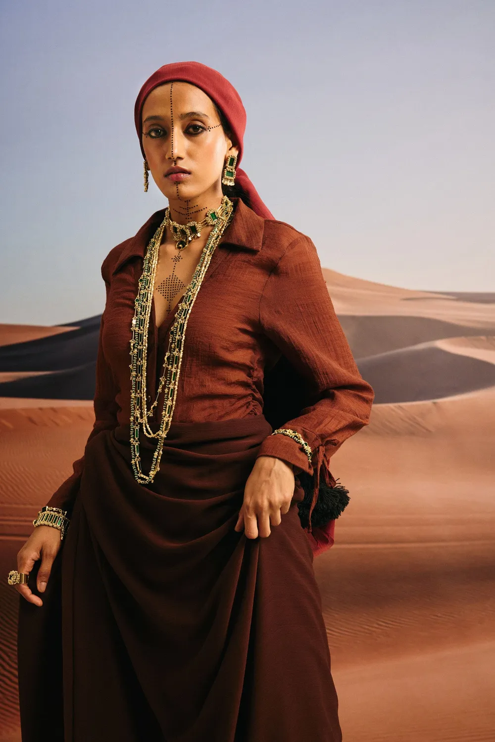 House of Tuhina Mirzaa bracciale bordeaux verde vetro