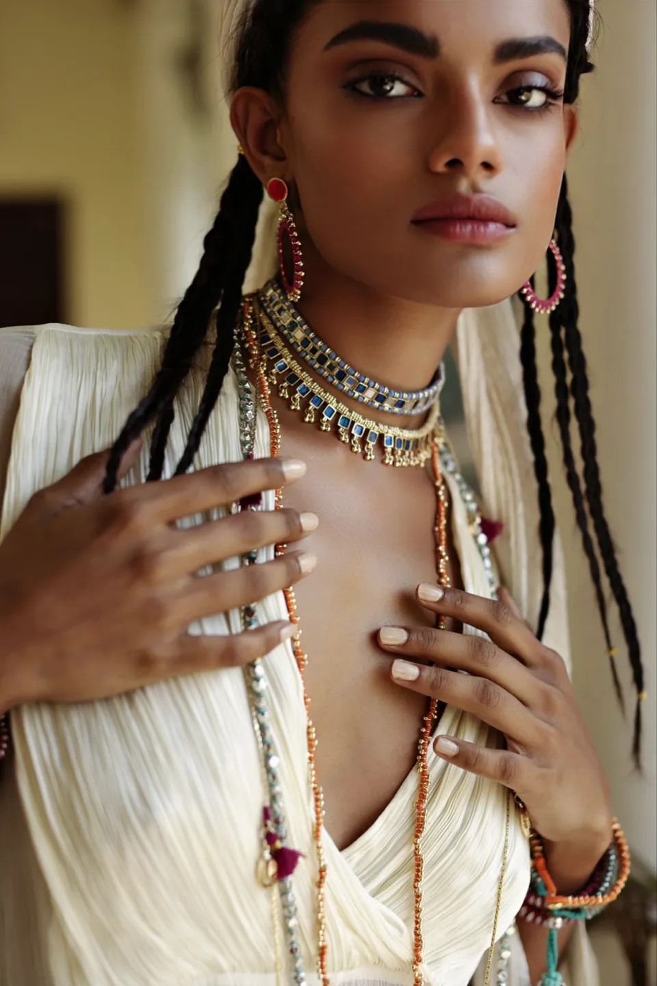 House of Tuhina Farah collana smaltata blu Grecia