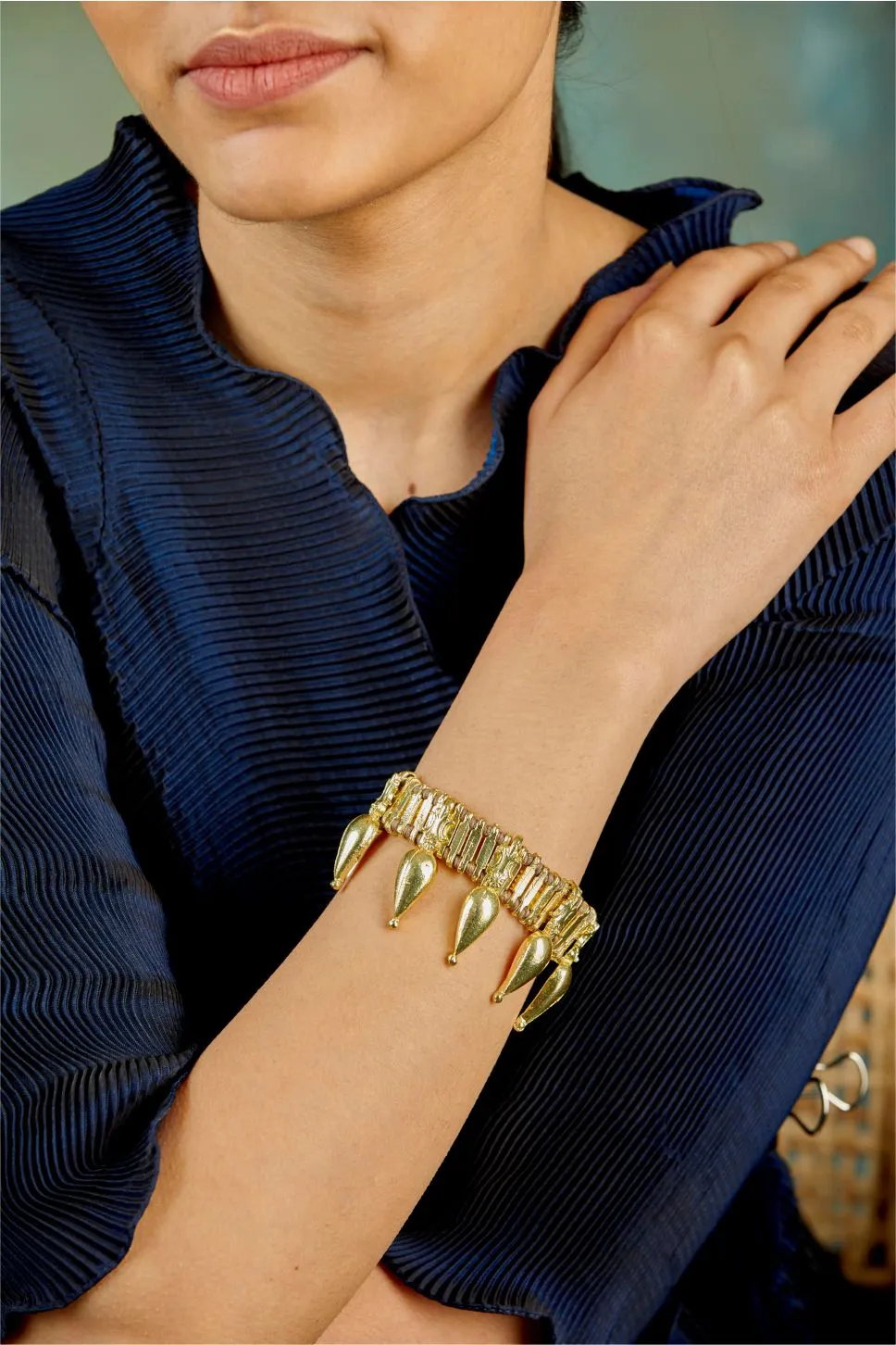 House of Tuhina Lotus Leaf Single bracciale fatto a mano