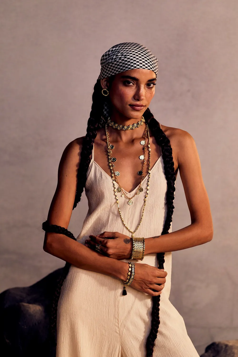 House of Tuhina Trisha bracciale oro luna