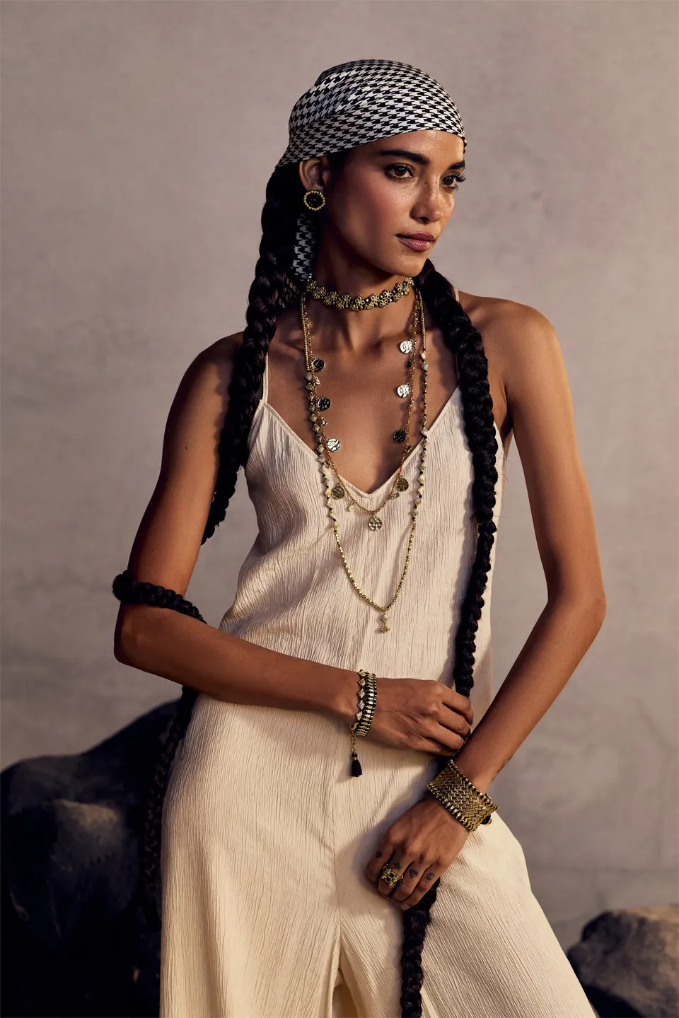 House of Tuhina Myra collana oro luna fatta a mano
