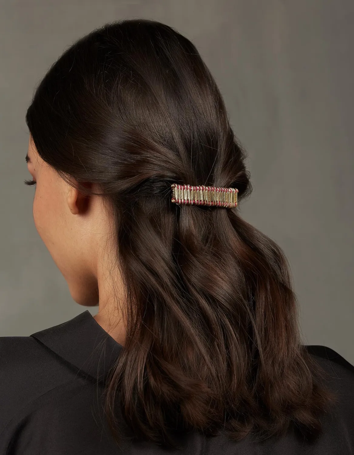 House of Tuhina Naaz Molletta Capelli Corallo Intrecciata