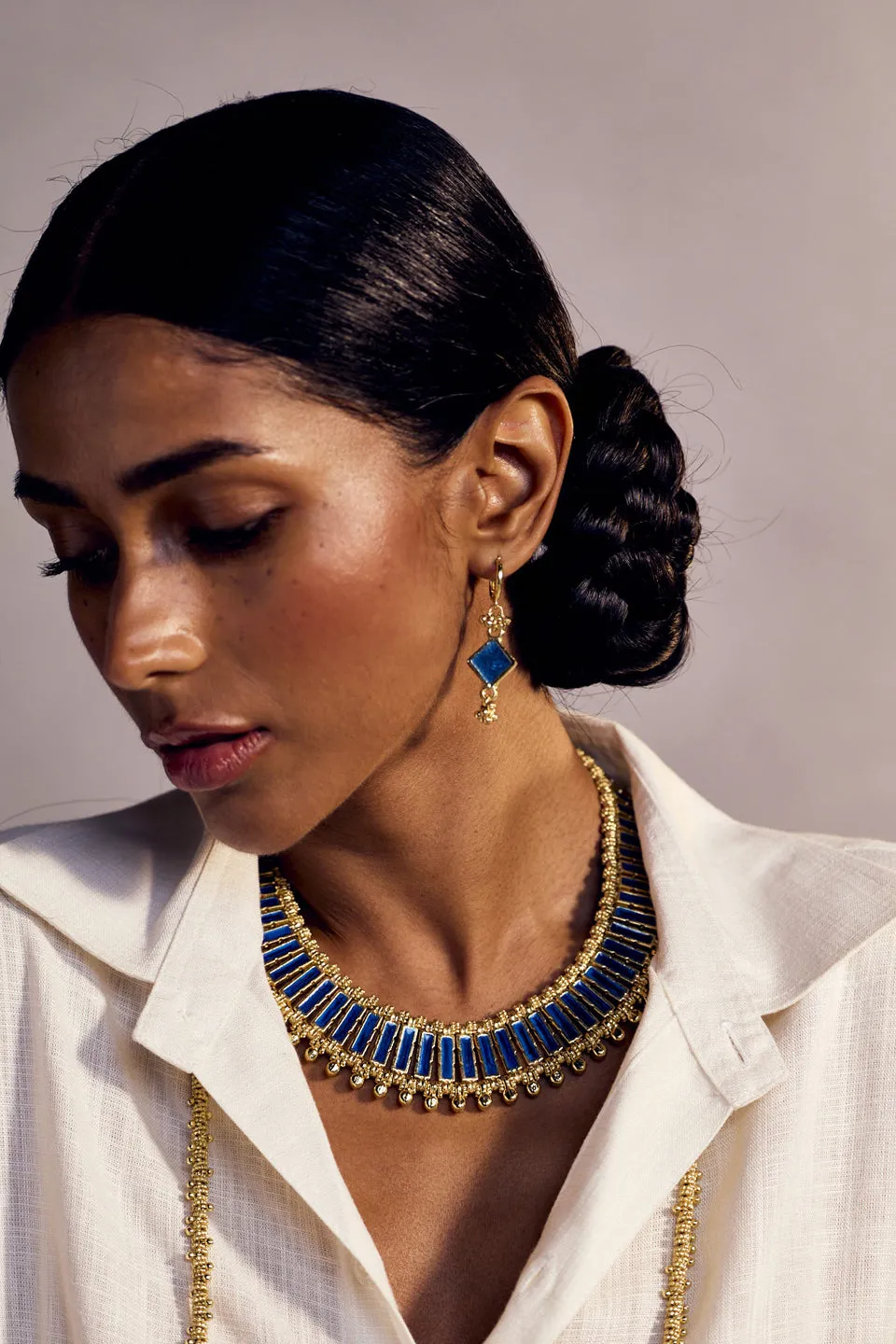 House of Tuhina Navya orecchini Moon Gold leggeri fatti a mano