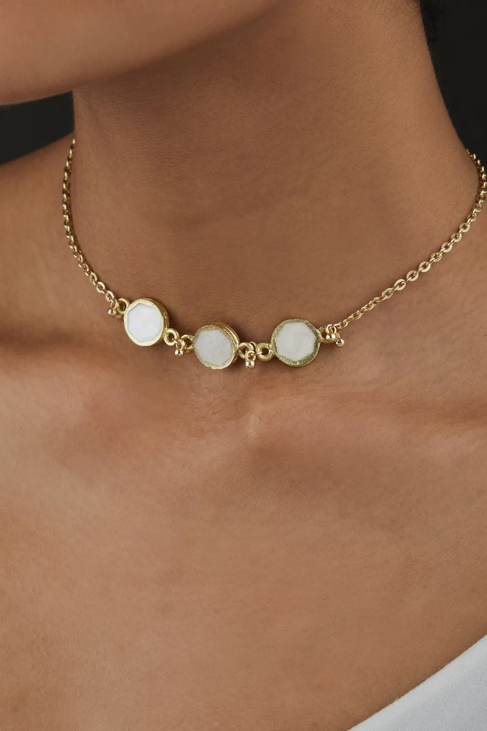 House of Tuhina Circle Epoxy collana avorio fatto a mano