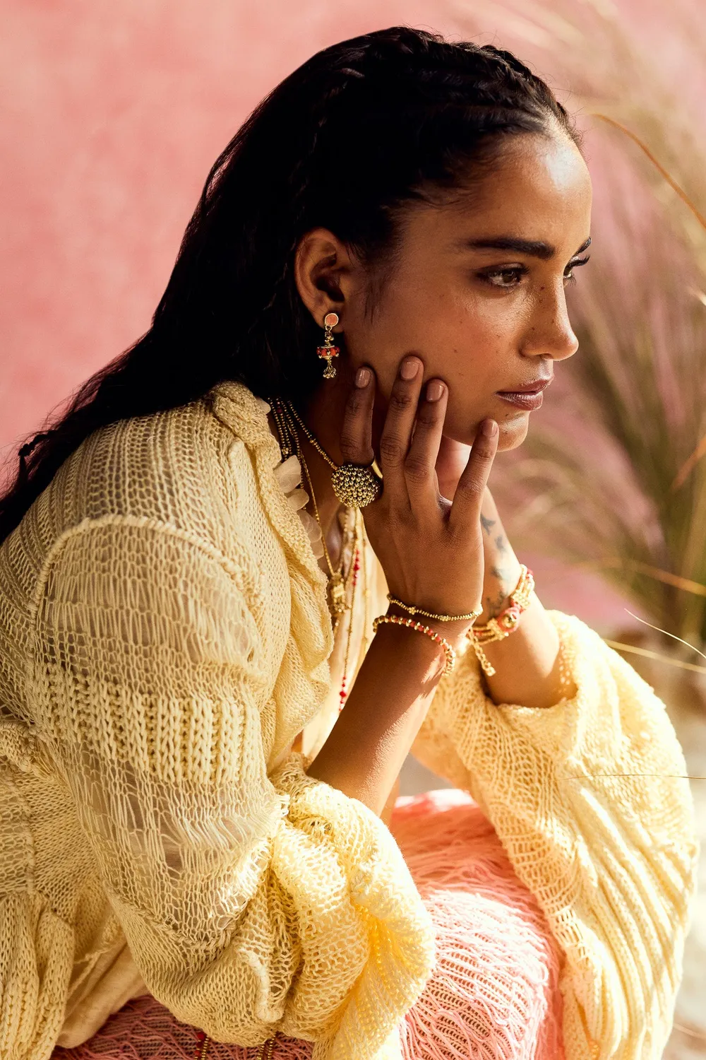 House of Tuhina Arnika bracciale oro sole fatto a mano