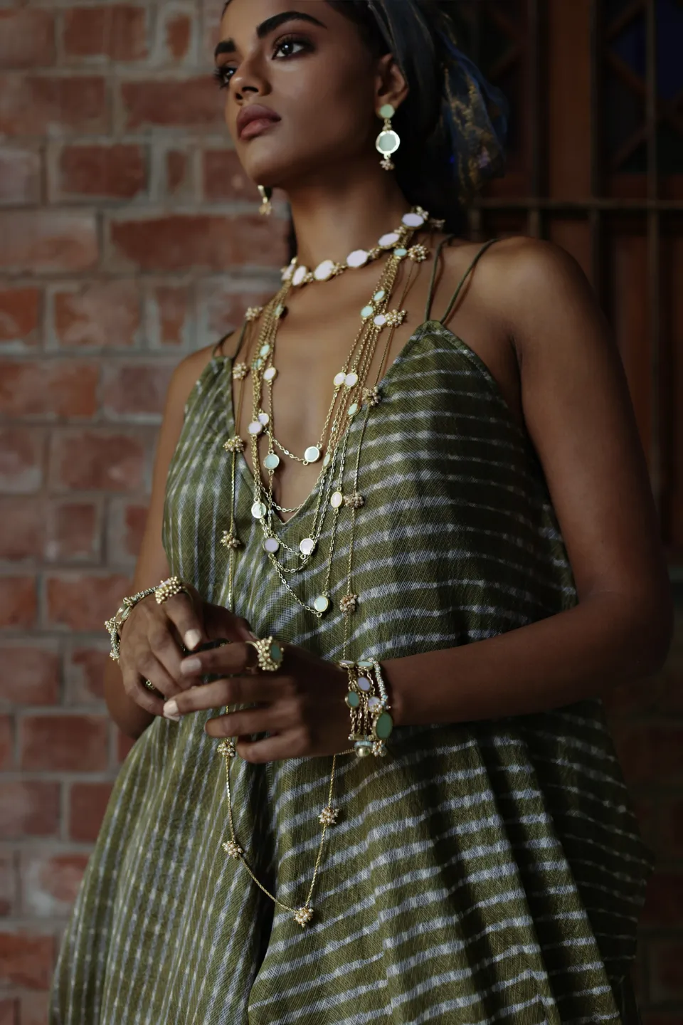 House of Tuhina Round Enamel collana multistrato
