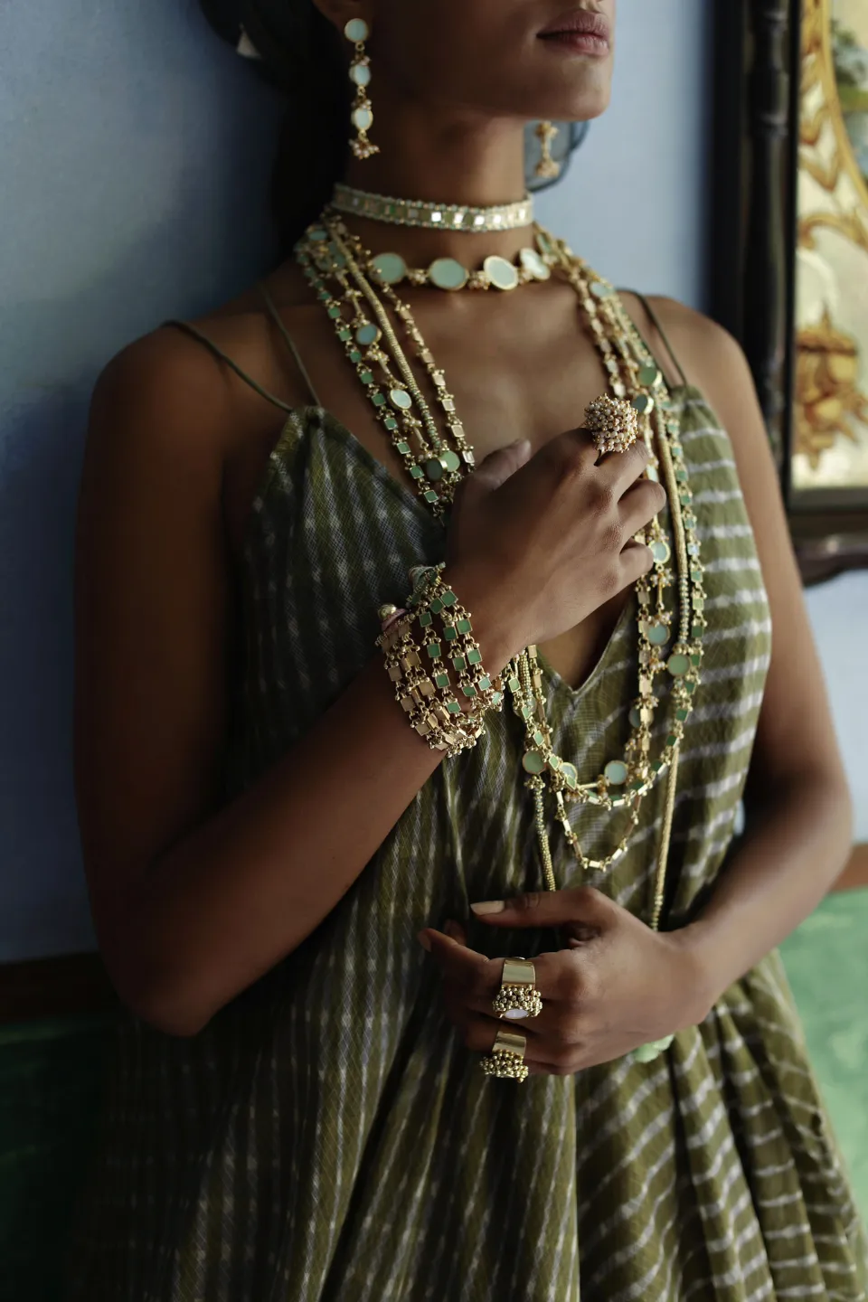 House of Tuhina Farah collana smaltata blu Grecia