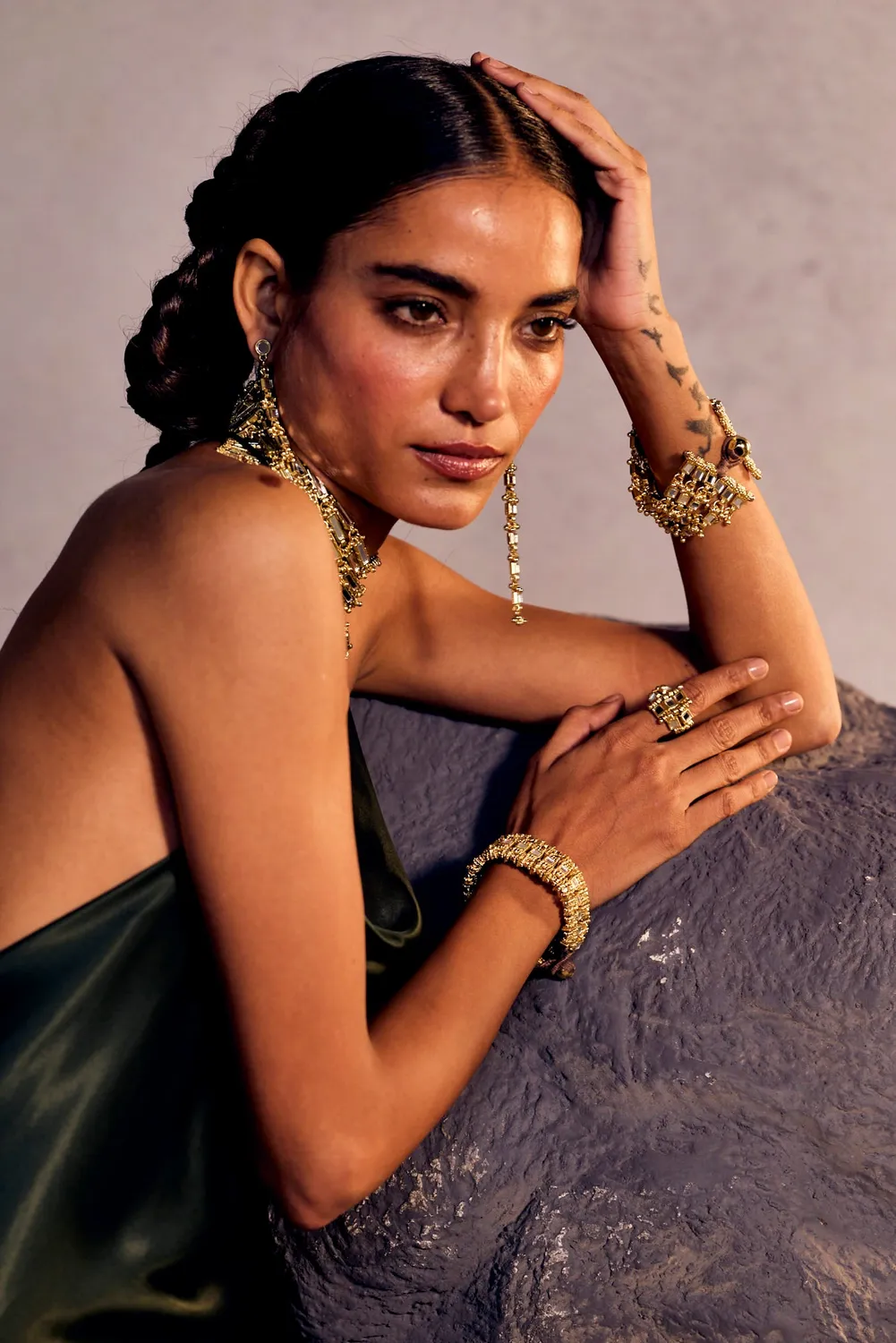 House of Tuhina Amisha anello oro luna fatto a mano