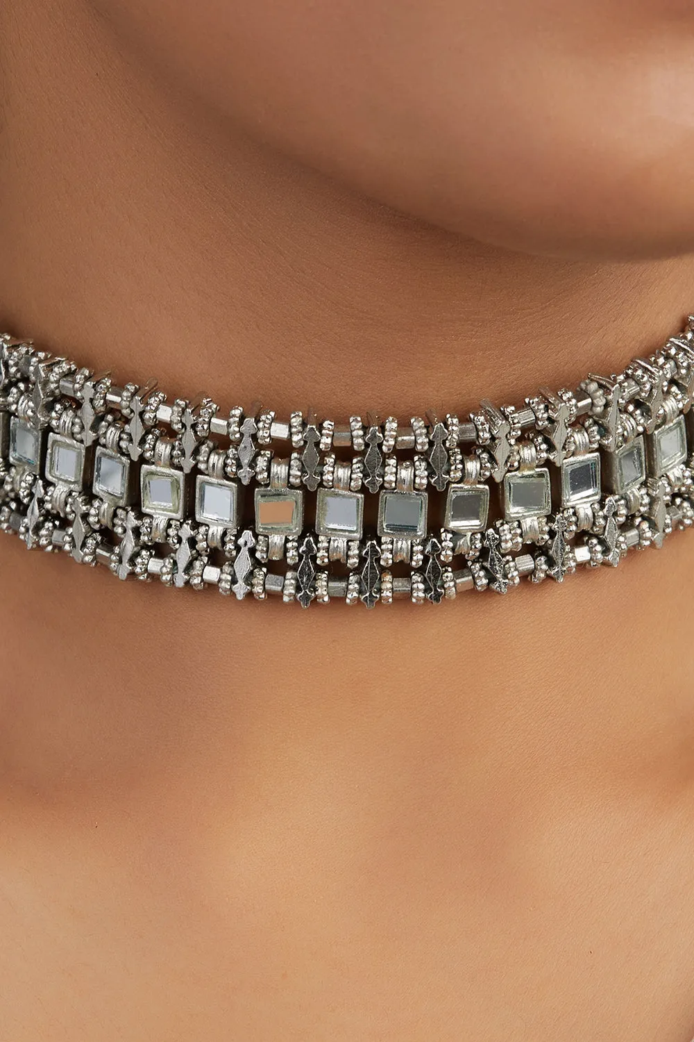 House of Tuhina Mirror Teer choker oro a specchio