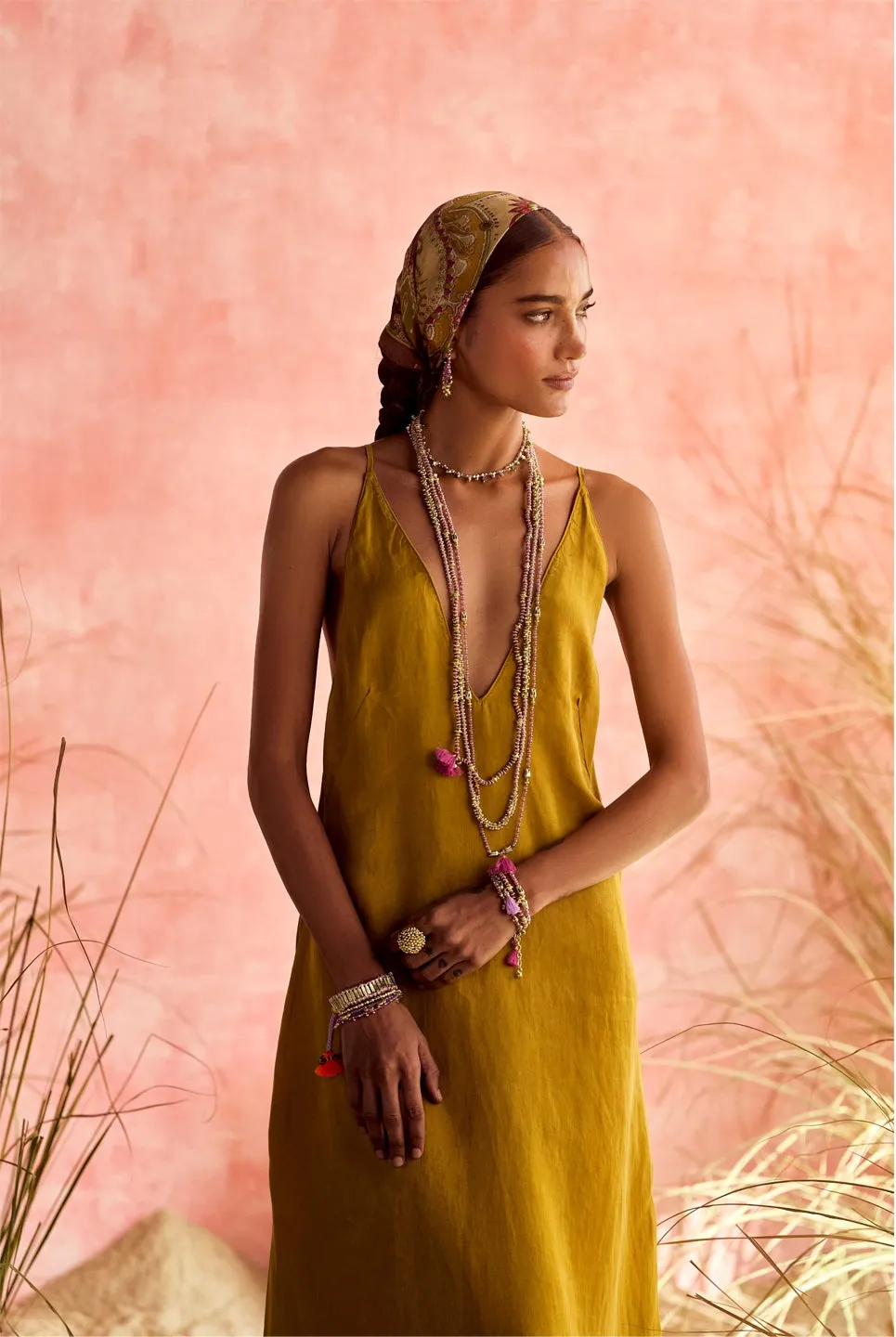House of Tuhina Mehar Sun Gold collana oro sole